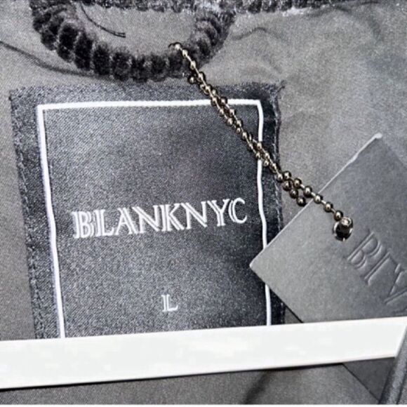 BLANK NYC Men's Black Corduroy
Vest(Size Large) - Picture 6 of 8